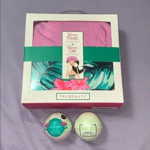 Shower cap,shower towel and two bath bombs